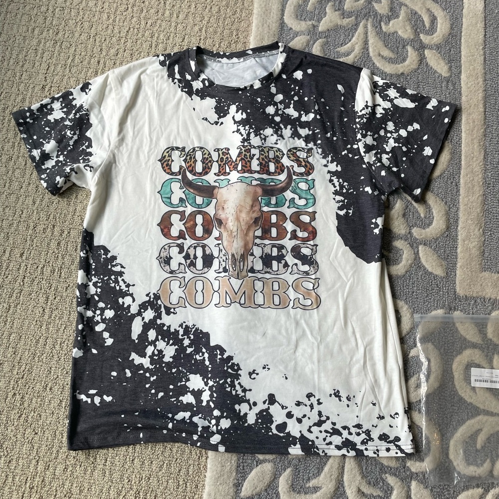 “COMBS” t-shirt